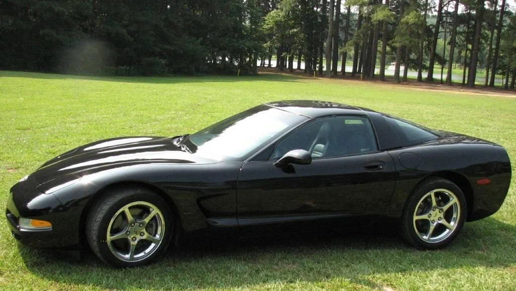 Click to Enlarge-Esc to Close Corvette Generations/C5/C5 2003 Black Left 2.webp